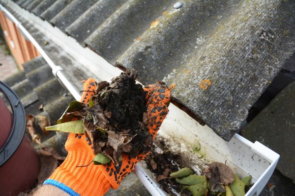 Seamless Gutter Cleaning in Pottstown