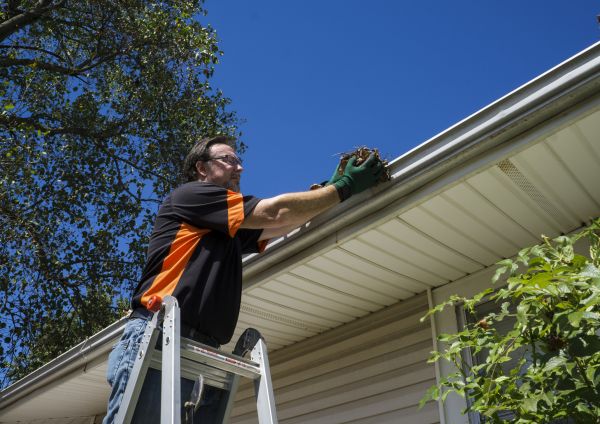 Cost of Eavestrough Clearing in Pottstown